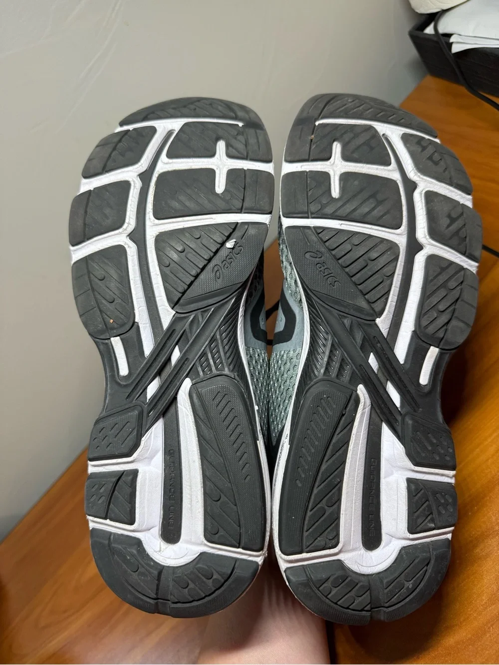 ASICS GT-2000 Mens Running Trainers Shoes Sneakers T606N Black Grey 10.5